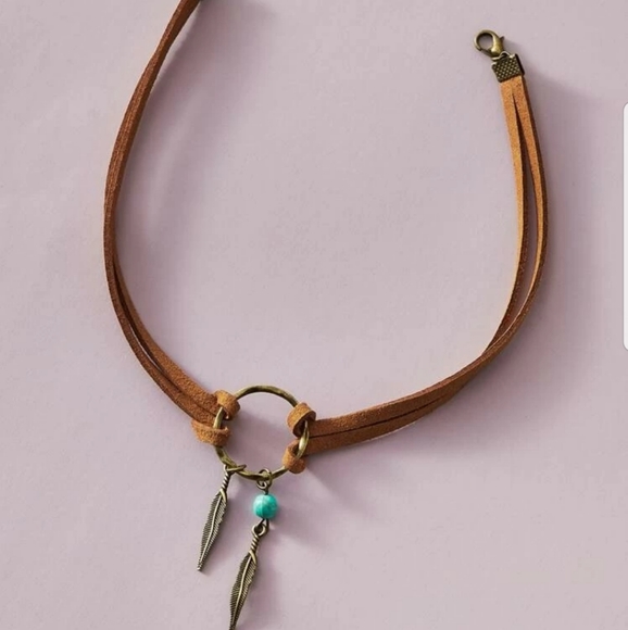 *Dakota* Suede Feather Choker - Picture 2 of 4